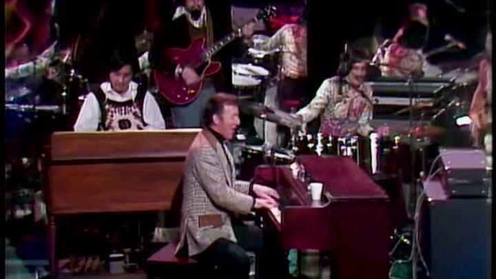 BOBBY DARIN (USA) - Dream Lover, Splish Splash, & Roll Over Beethoven 'Medley' (1973) (HD 1080)