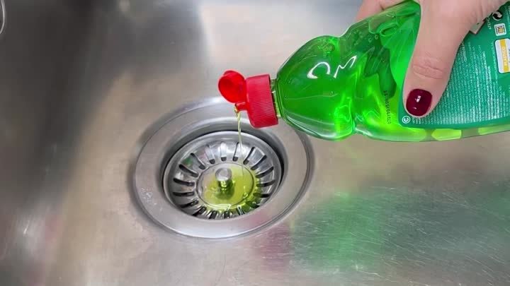 SECRET Plumbing Hack_ Unclog Your Sink Drain in Seconds