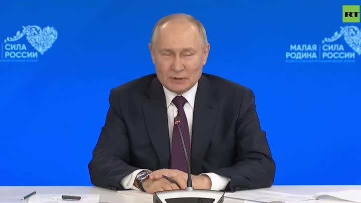 Президент предложил продлить выставку "Россия".