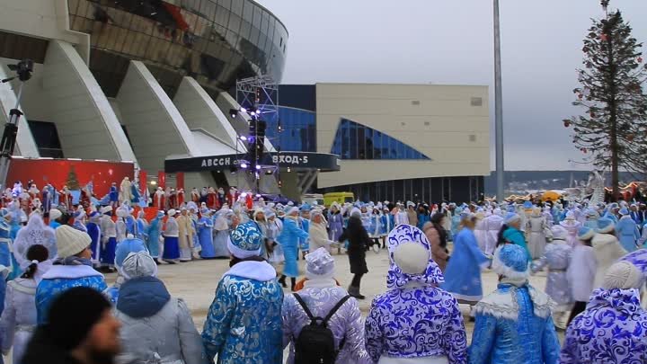 Хоровод снегурочек.Кемерово 23.12.23.