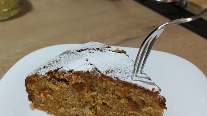Невероятно ароматный и сочный морковный пирог