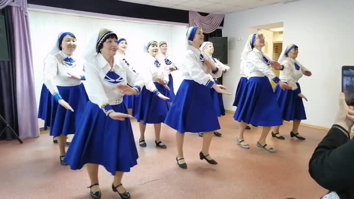 Танцевальная группа-"Сударушки ПЛЮС". Танец "Солнца и ...