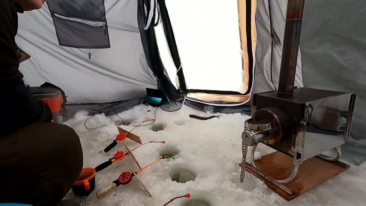 Как мы два дня сига ловили _ Зимняя рыбалка в палатке _ Рыбалка на к ...