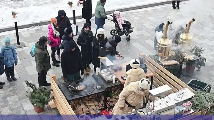 На Северном речном вокзале можно бесплатно покататься на каруселях и ...