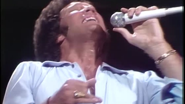 Tom Jones - Danny Boy   • (The Midnight Special  1974)