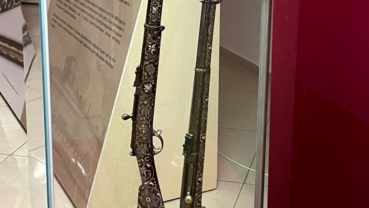 Экспонаты с выставки «Шедевры тульских оружейников»