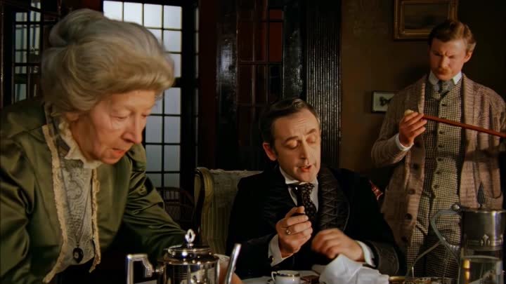 "Он видит ваше отражение в кофейнике!"— х/ф«Приключения Шерлока Холмса и доктора Ватсона»