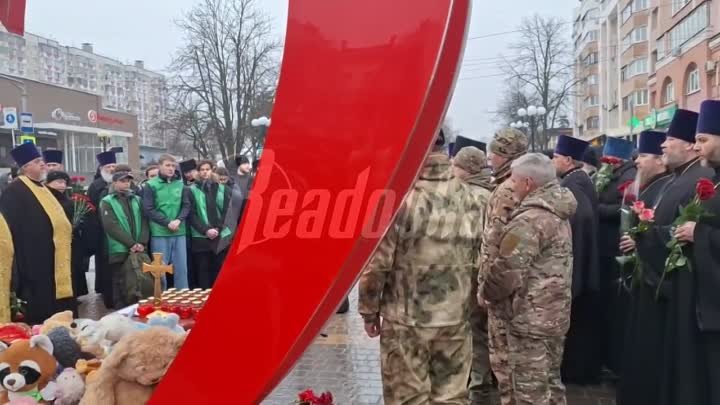 «Мы говорим о них как об ангелах» — панихида о погибших во время дек ...