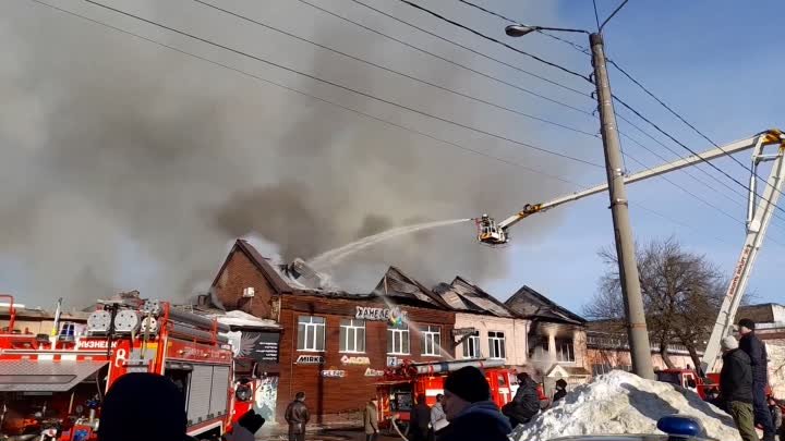 Пожар в самом центре города Кузнецка  (1080p).mp4