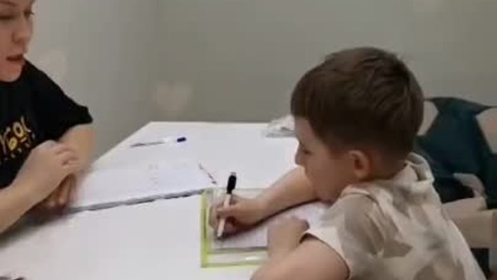 На АВА-терапии дети учатся писать и считать. Проект реализуется при  ...