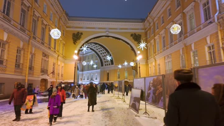 🇷🇺 Морозы в Петербурге закончились, можно прогуляться на Дворцовую ...