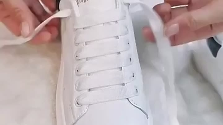 Как интересно завязать шнурки