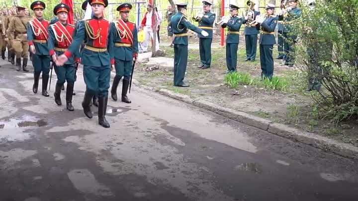 Парад под окном Графов Владимир Петрович