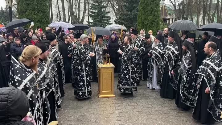  ☦️Панихида по убиенной братии возле часовни Воскресения Господня.
О ...