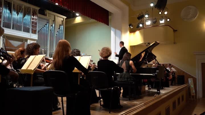 Выступление симфонического оркестра луганской филармонии