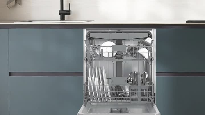 Посудомоечная машина Hotpoint HI 5D84 DW с загрузкой до 15 комплектов