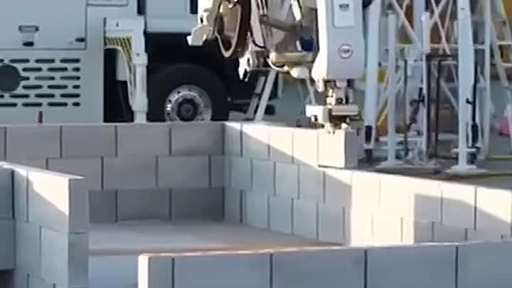 робот строитель