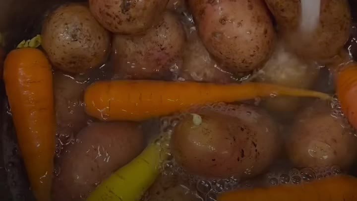 Как почистить ящик картошки за 5 минут