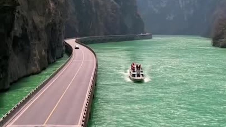 Китай 🇨🇳, Красивая дорога через каньон Даду
