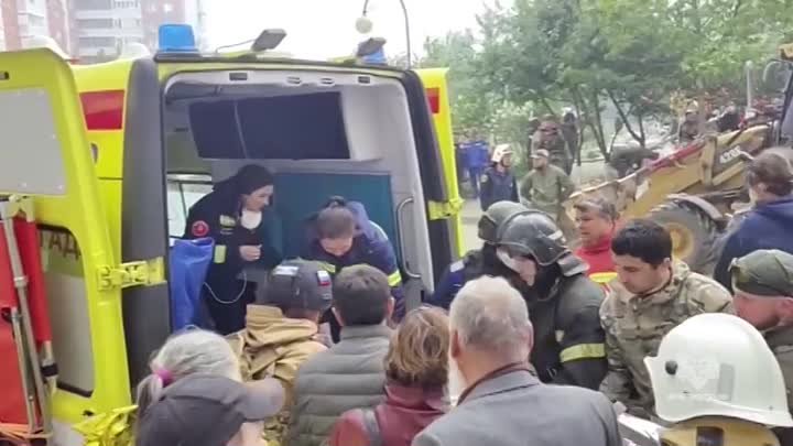 Спасение мужчины изпод завалов в Белгороде