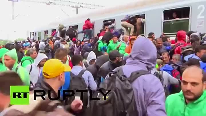 Slow Train by Joe Bonamassa, a Music Video on Refugee Theme _ Медлен ...