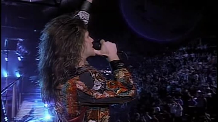 Bon Jovi 1988 - Lay Your Hands On Me • (4K Remastered)