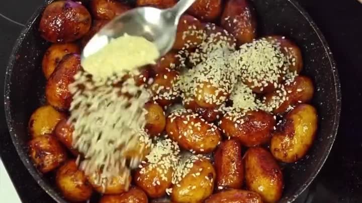 Рецепт Молодая картошка в медово-соевом соусе