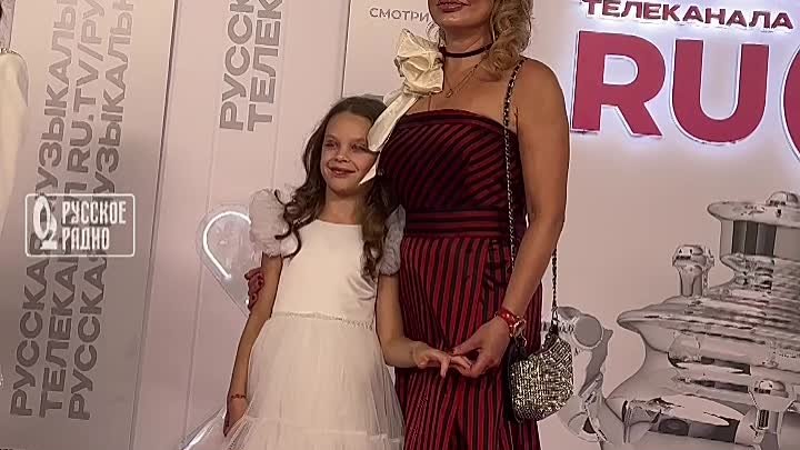 Алла Довлатова и её дочка на Премии телеканала RU.TV