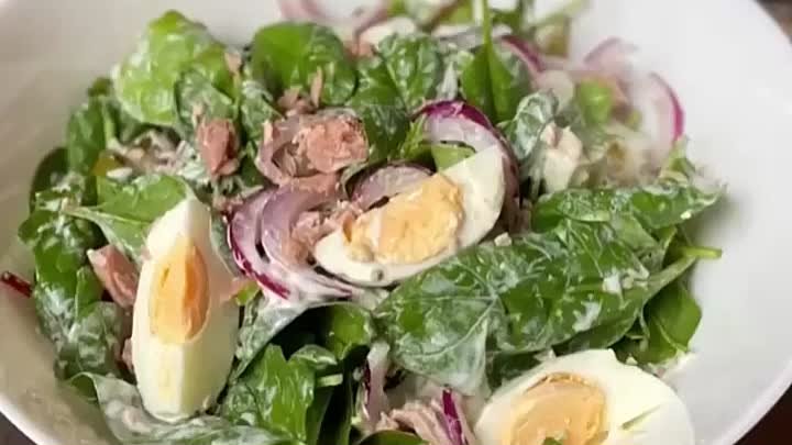 🥗 Быстрый салат из тунца и зелени 
