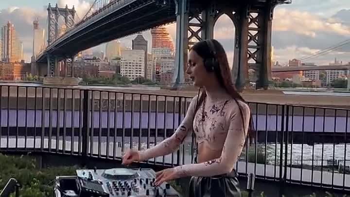 Korolova - Live @ New York, USA, 4K _ Melodic Techno & Progressi ...