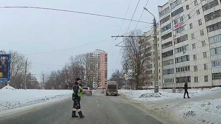 Гаишник, который точно попадёт в рай 🤗.mp4