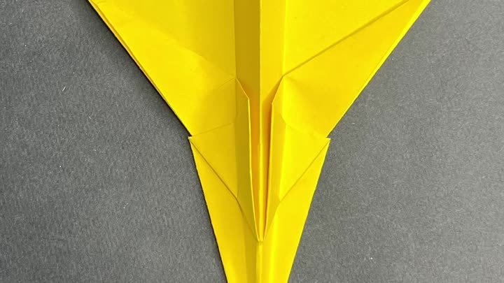 Оригами бумажный самолетик 