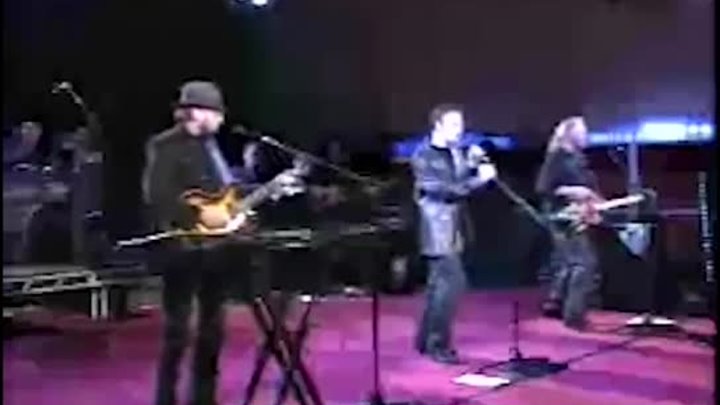 Bee Gees — She Keeps on Coming (Live at the BBC Radio Theatre 2001) 