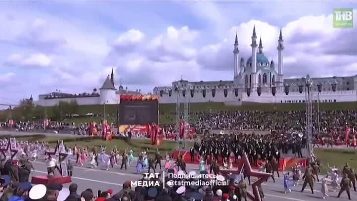 Народный артист России Дмитрий Певцов выступает на Параде Победы
