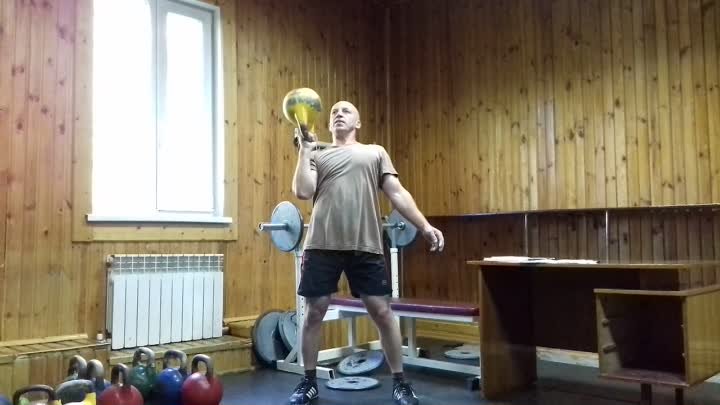 Потапенко Сергей, жим на попа 16 кг- 48 подъёмов!