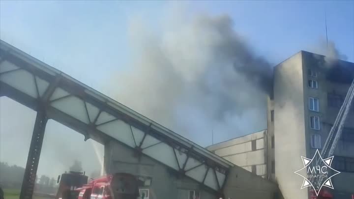На территории Старобинского торфобрикетного завода произошел пожар