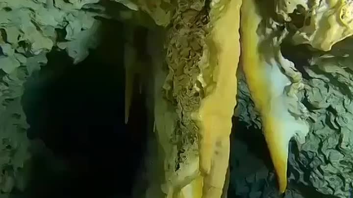 Подводные пещеры Тулума в Мексике