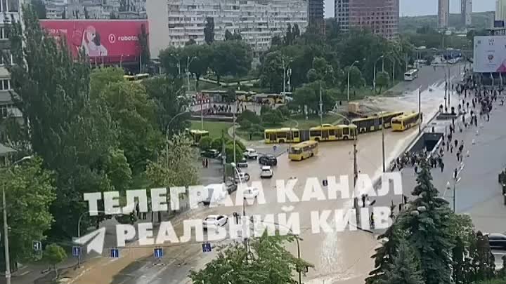 🔴🇺🇦В Киеве снова говноречка

 Местные ТГ-каналы сообщают, что в р ...