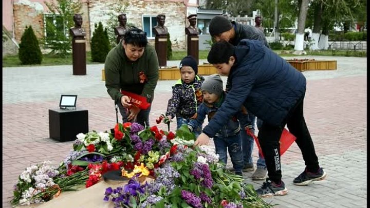 Митинг 9 мая возле памятника погибшим дергачевцам в В.О.В.