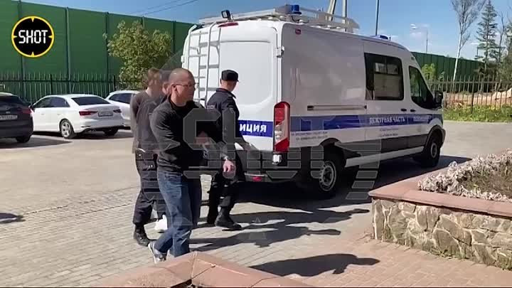 Москва. Убийцу доставили в суд