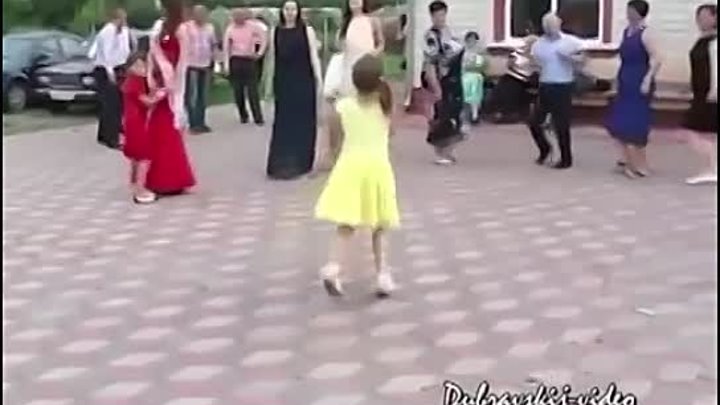 Танцующая «зажигалочка»