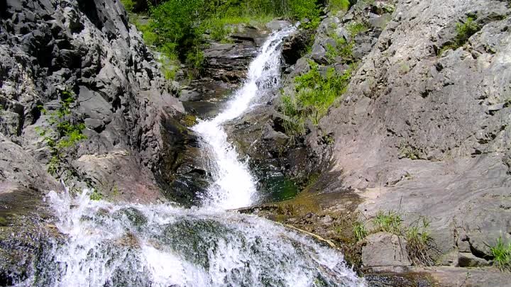 Тальниковый водопад- самый высокий в России