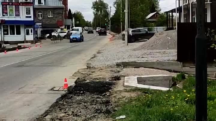 В Волоколамске делают тротуар