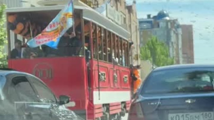 Праздничный трамвай в Донецке 