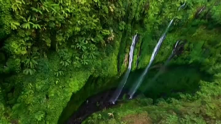 Фантастически красивые водопады, затерянные в джунглях острова Ява в ...