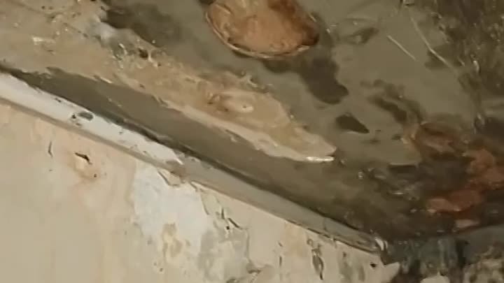 В общежитии Волжского жители тонут на протяжении 6 лет