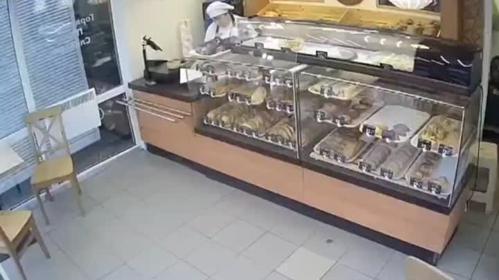 Разнес местную пекарню