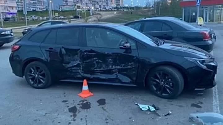 Пьяный подросток разгромил десяток авто в Красноярском крае