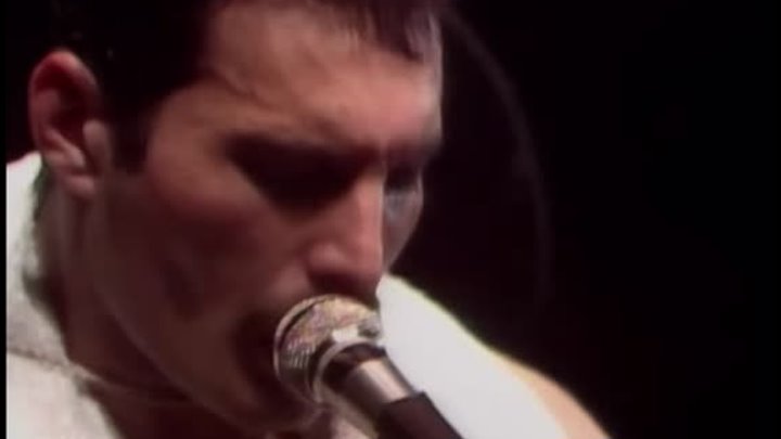 Queen - We Are The Champions - 1982 - Live at Milton Keynes Bowl - г ...