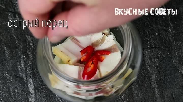 Все САЛО солят, а я мариную в Уксусе. Беру на дачу на закуску, разле ...